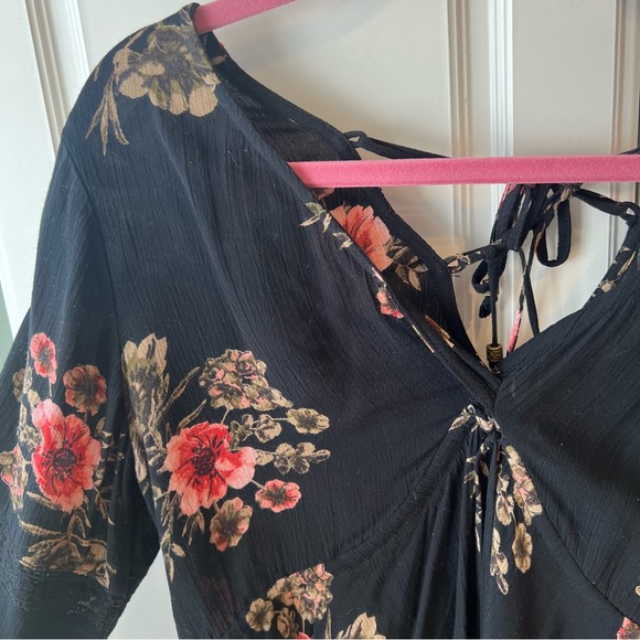 American Rag Black Floral Blouse - Picture 5 of 7